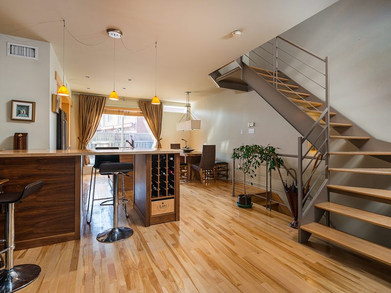 555 5431 800x600 - Town house at Old Port of Montreal