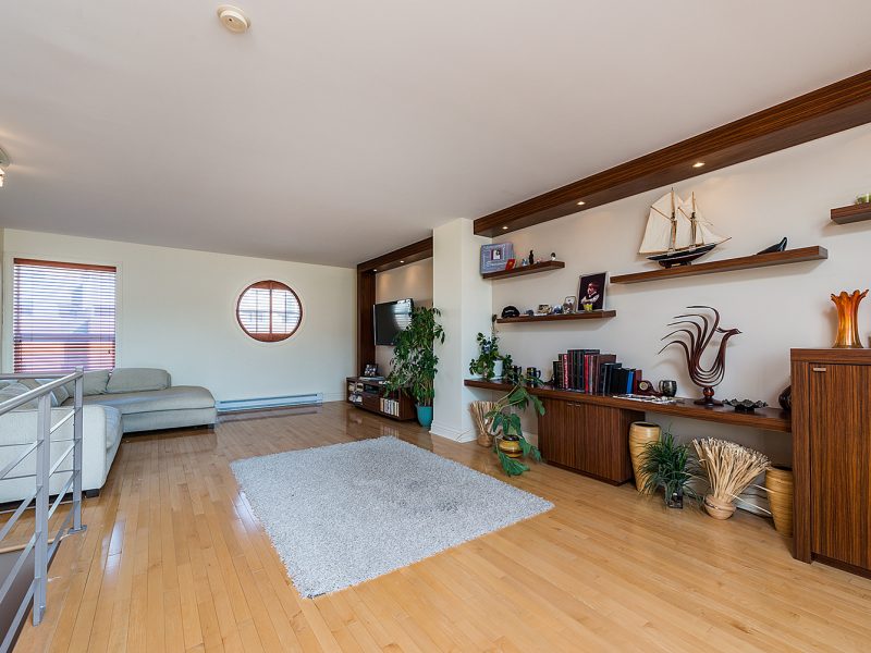 555 5478 800x600 - Town house at Old Port of Montreal