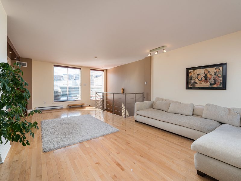 555 5485 800x600 - Town house at Old Port of Montreal