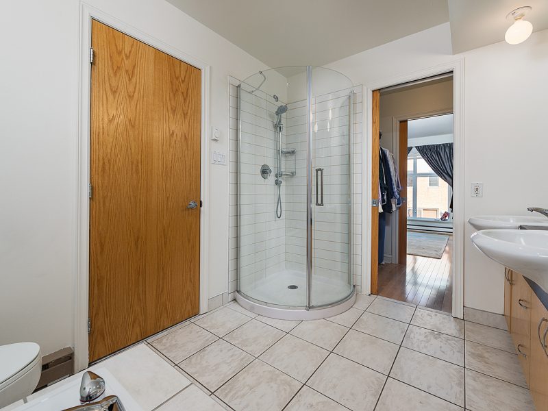 555 5522 800x600 - Town house at Old Port of Montreal