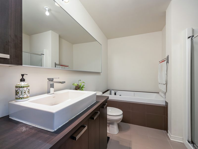 000 8070 800x600 - Brossard Condo