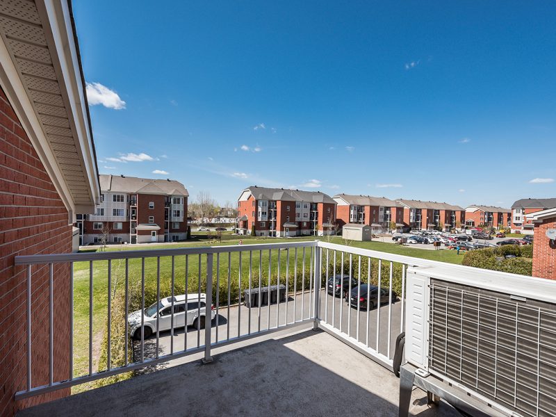 000 8077 800x600 - Brossard Condo