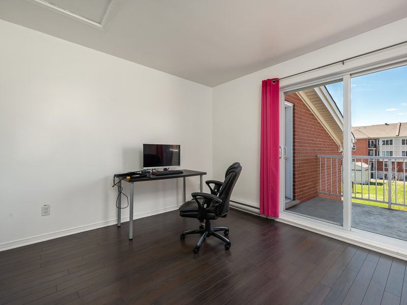 000 8083 800x600 - Brossard Condo