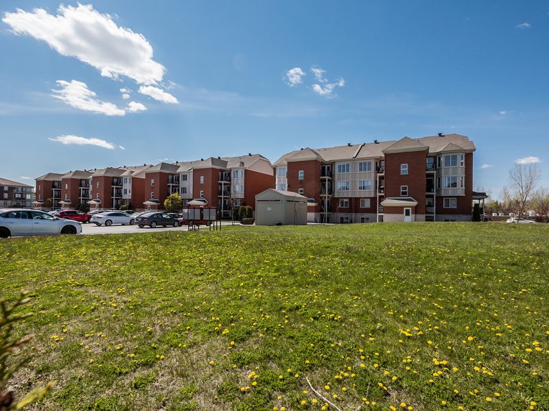 000 8113 800x600 - Brossard Condo