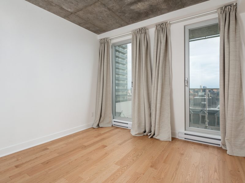 555 7028 800x600 - Condo Downtown