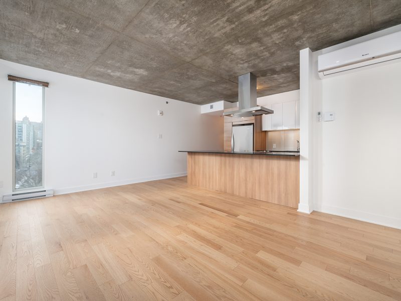 555 7095 800x600 - Condo Downtown