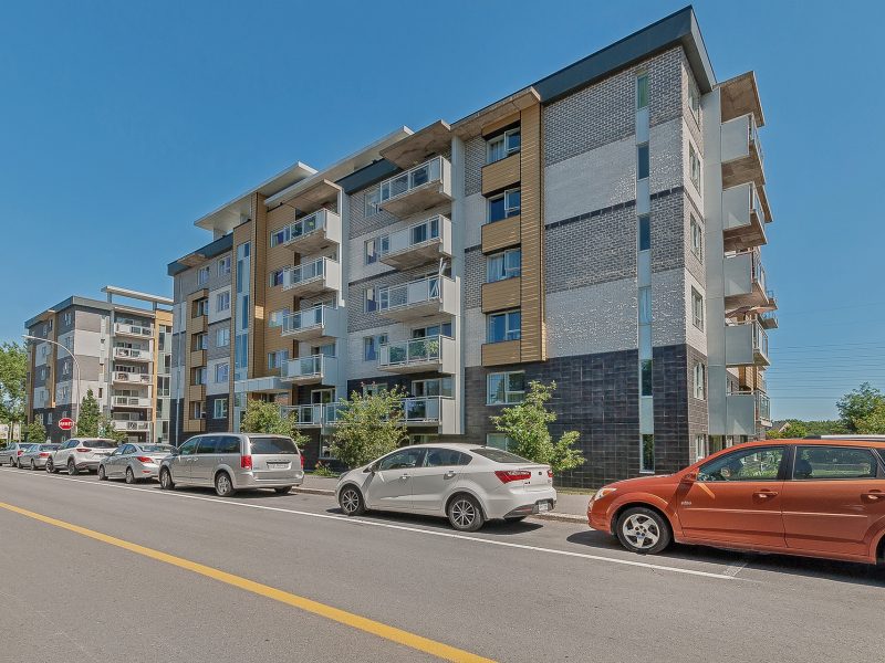 Façade1 800x600 - Condo Laval