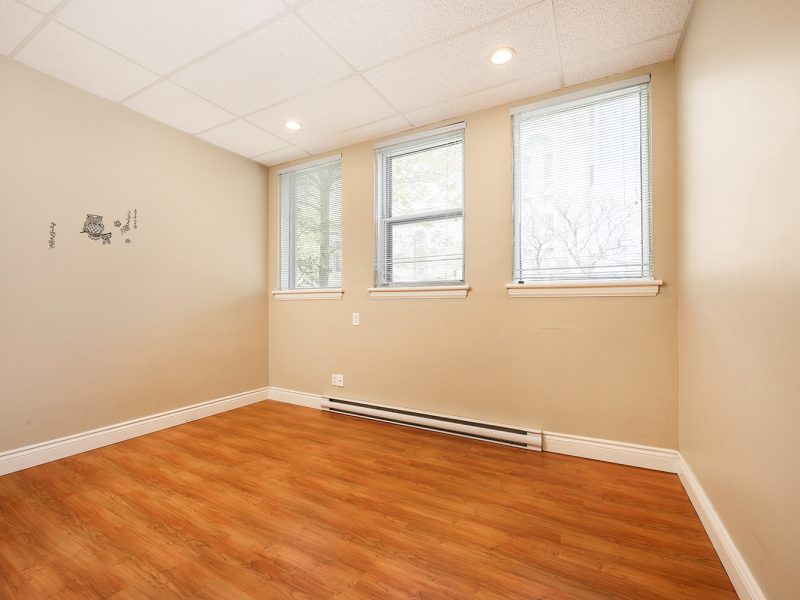 000 1767 800x600 - Semi-Commercial Property