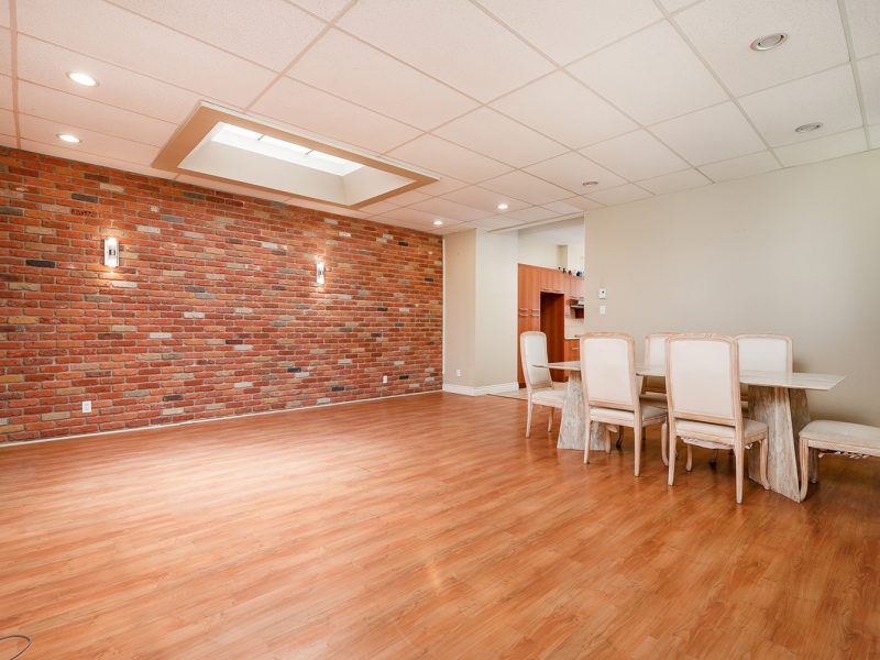 000 1801 800x600 - Semi-Commercial Property