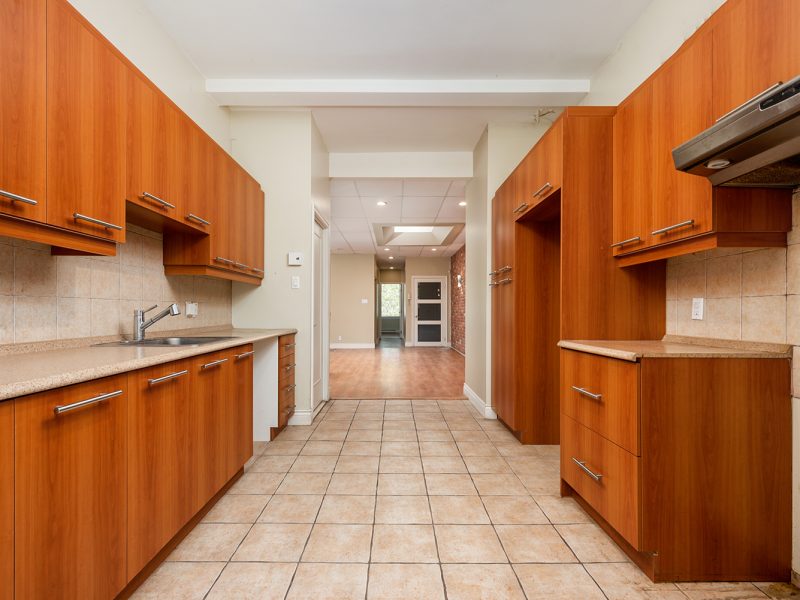 000 1813 800x600 - Semi-Commercial Property