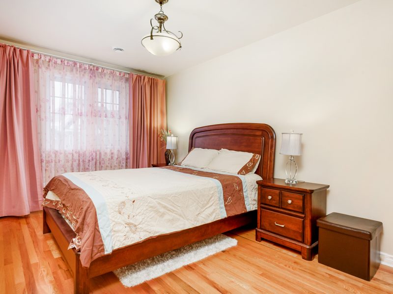 000 5337 800x600 - Magnificent townhouse in Nouveau St Laurent