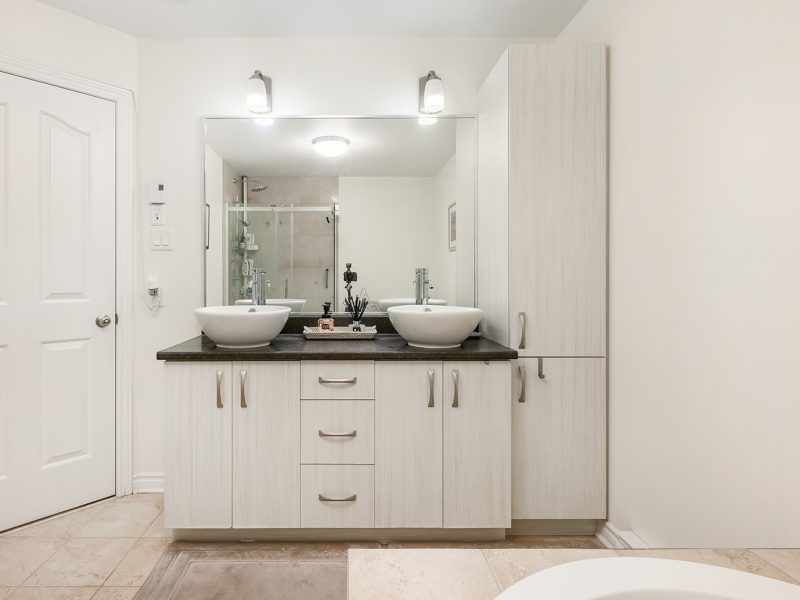 000 5354 800x600 - Magnificent townhouse in Nouveau St Laurent