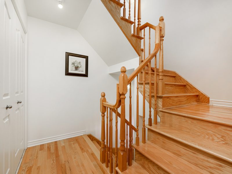 000 5358 800x600 - Magnificent townhouse in Nouveau St Laurent