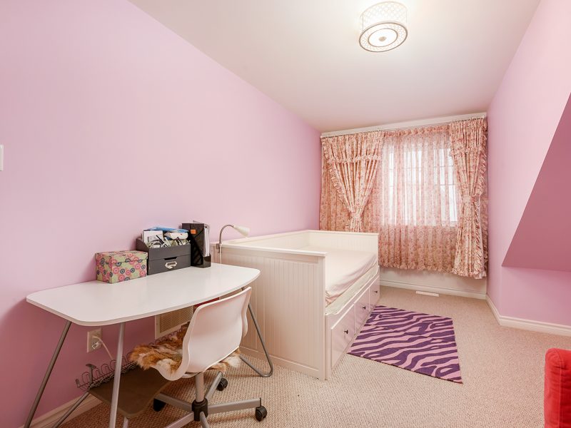 000 5365 800x600 - Magnificent townhouse in Nouveau St Laurent