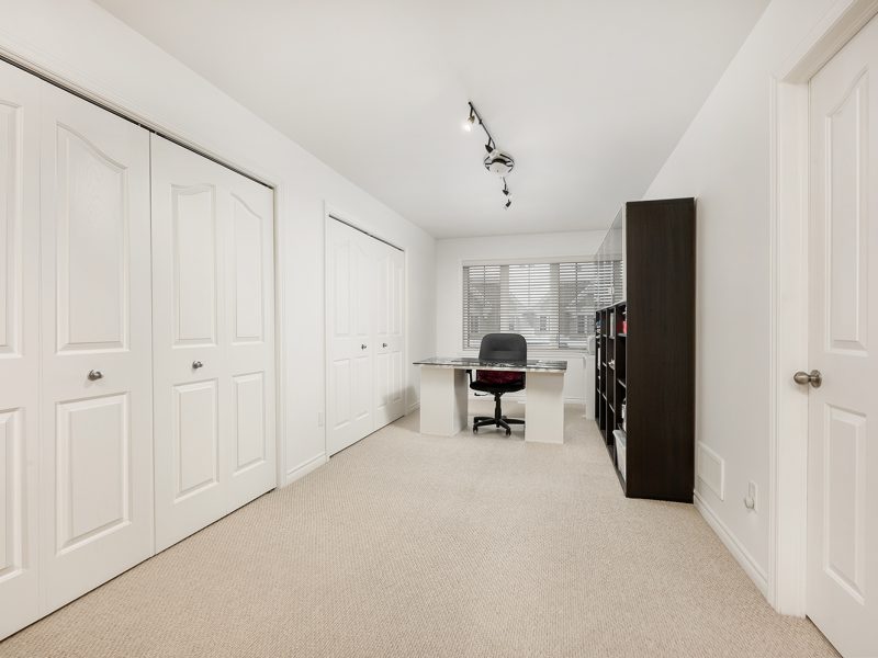 000 5397 800x600 - Magnificent townhouse in Nouveau St Laurent
