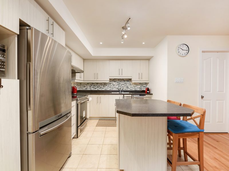 000 5423 800x600 - Magnificent townhouse in Nouveau St Laurent