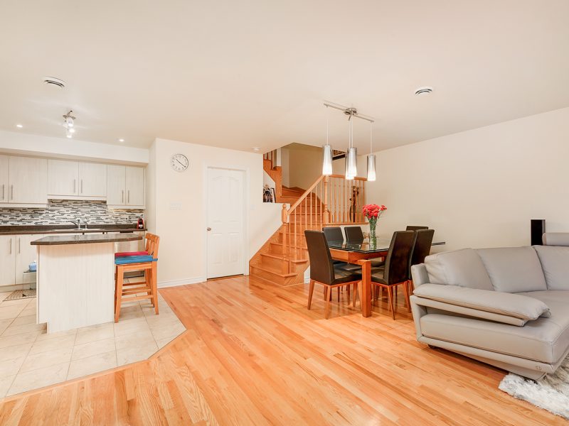 000 5443 800x600 - Magnificent townhouse in Nouveau St Laurent