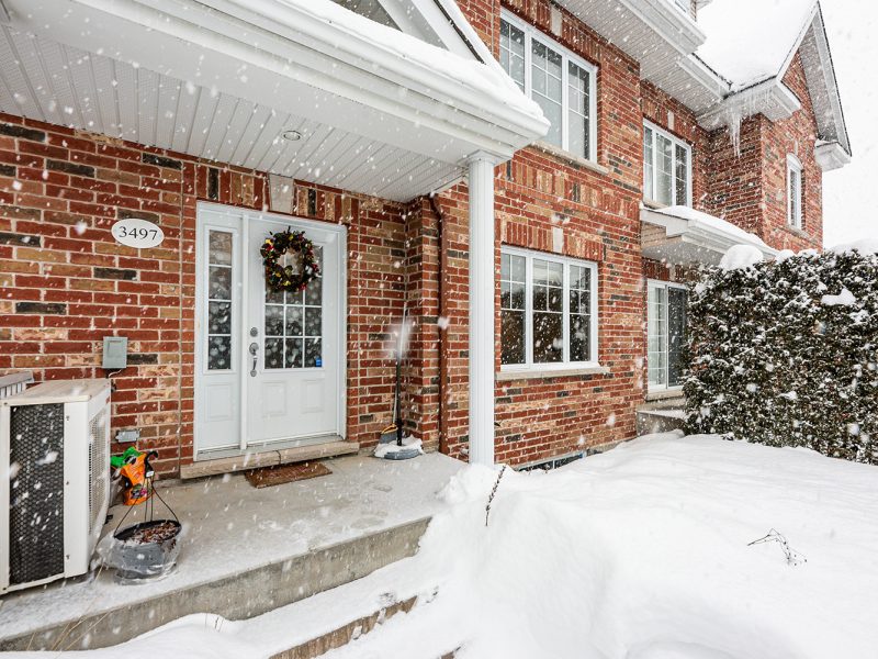 000 5460 800x600 - Magnificent townhouse in Nouveau St Laurent