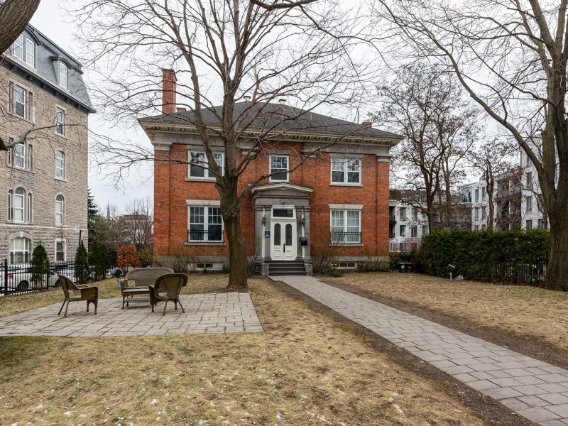 555 0165 800x600 - Majestic Residence