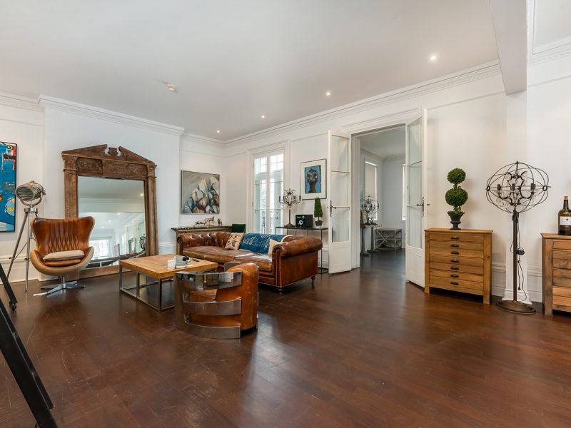 555 0189 800x600 - Majestic Residence