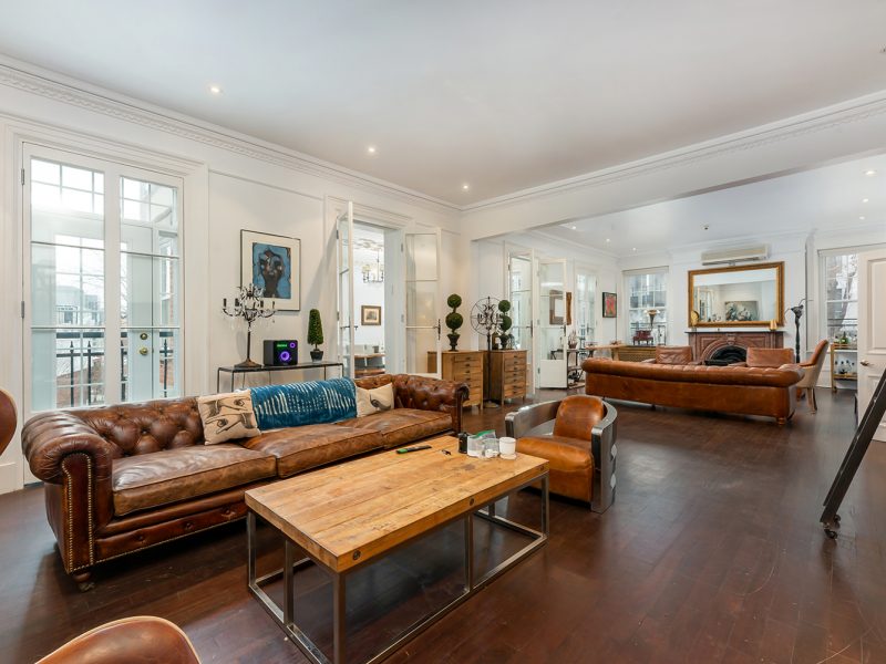 555 0192 800x600 - Majestic Residence