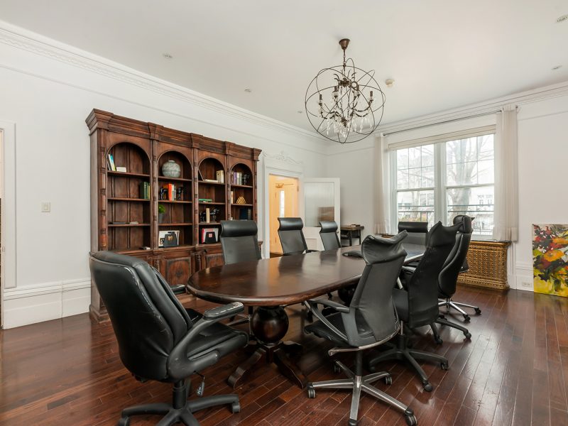 555 0220 800x600 - Majestic Residence
