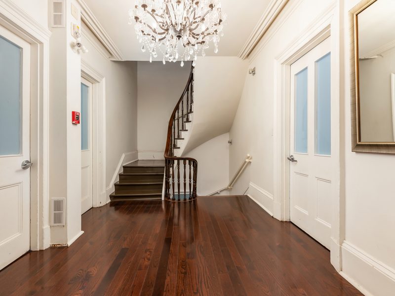 555 0264 800x600 - Majestic Residence