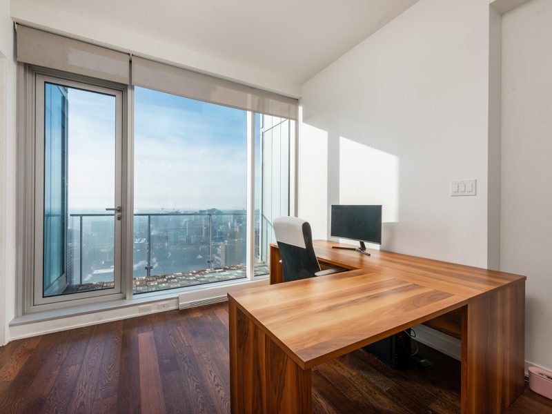 555 0688 800x600 - Elegant downtown condo with breathtaking view