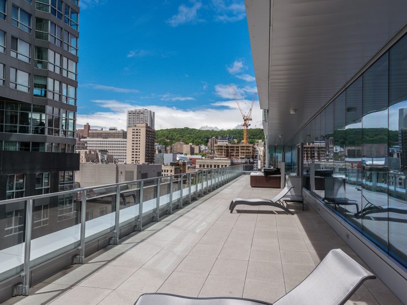 555 9084 800x600 - Elegant downtown condo with breathtaking view